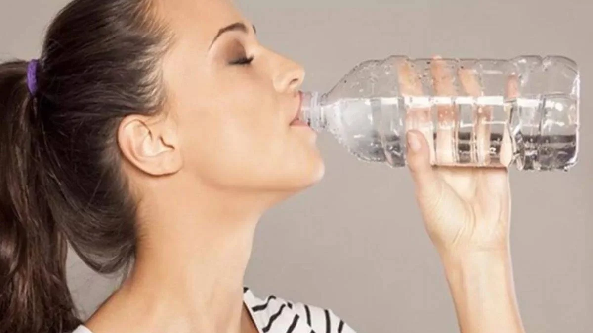Plastik şişeler düşüğe neden oluyor