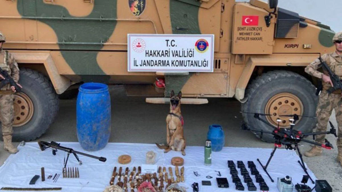 PYD/YPG'ye verilen TIR dolusu mühimmat ele geçirildi