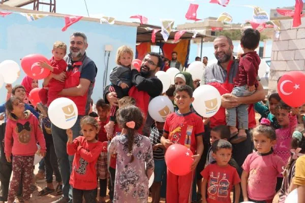 Sadakataşı'ndan İdlib'de 132 yetim ailesine ev desteği