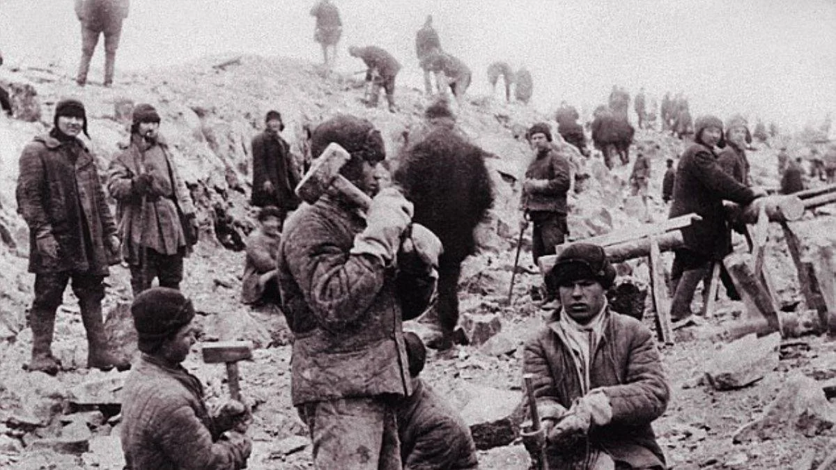 'Sibirya Cehenneminden Kaçan İlk Türk Casus'un hikayesini torunu yazdı