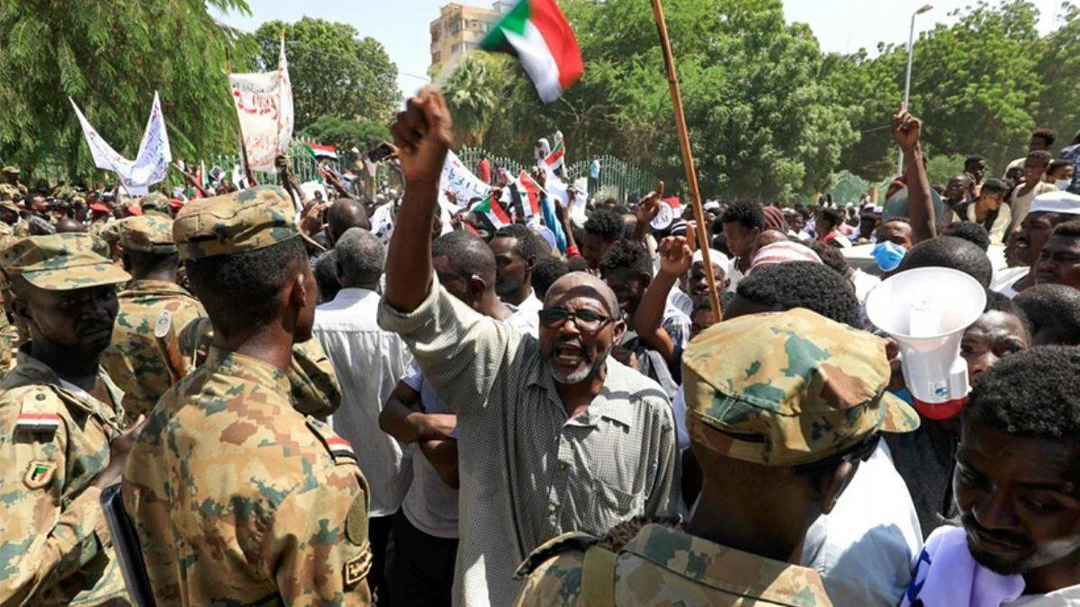 Sudan'da hükümet karşıtı gösteriler yeniden başladı