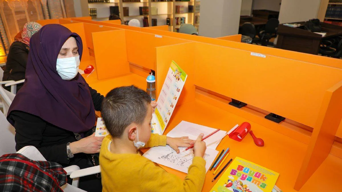Talas Cumhuriyet Bayramını okuma etkinlikleriyle kutlamaya başladı