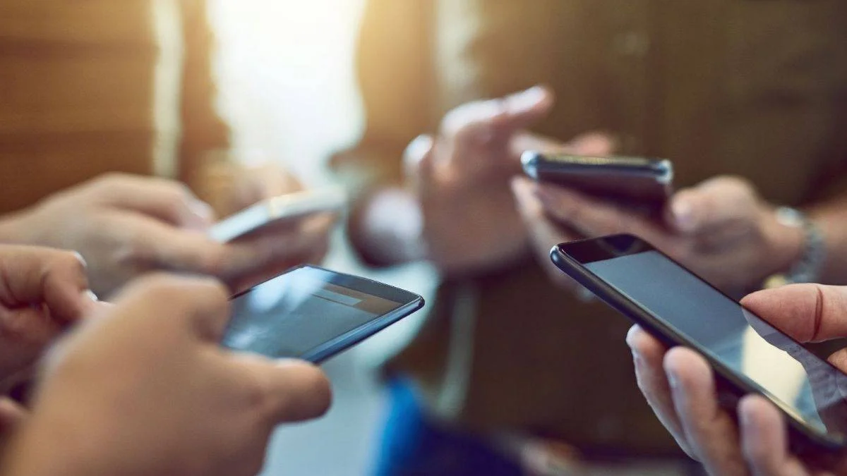 Telefonlarda satışlar düştü, kiralama başladı