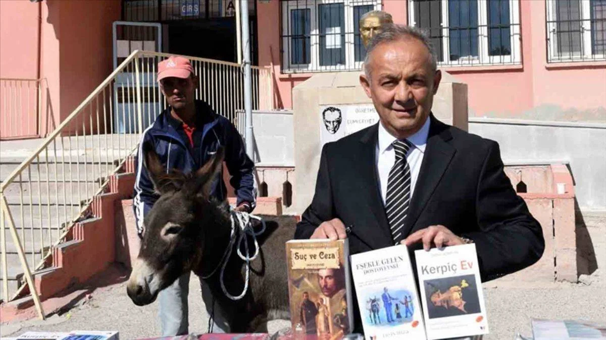 Türkiye'yi köy köy dolaşan 'Eşekli Dostoyevski'