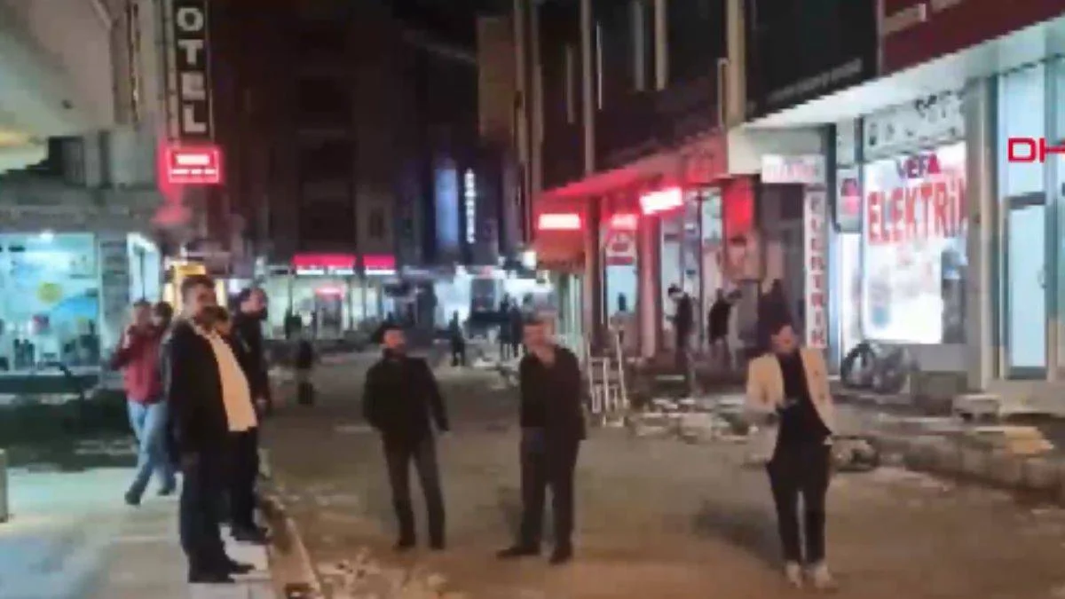 Van'da art arda deprem