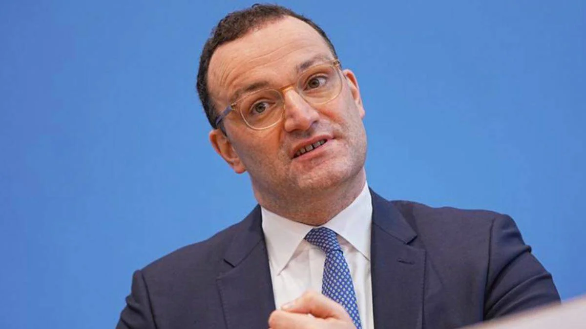 Alman Bakan'dan sert uyarı: Yıl sonuna kadar herkes ya aşılanacak ya iyileşecek ya da ölecek