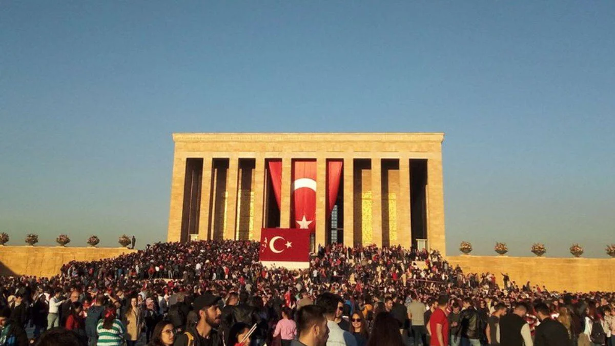 ''Anıtkabir'de Kur'an okunsun'' tartışması!