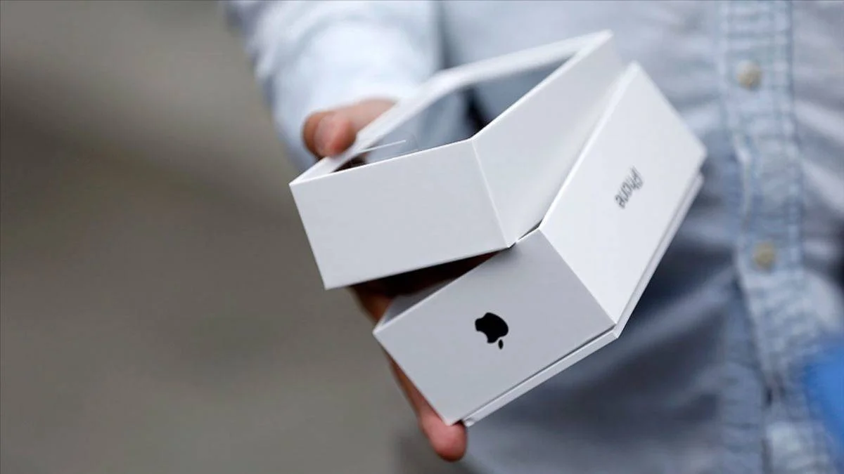 Apple'dan evde telefon tamiri için parça/alet desteği