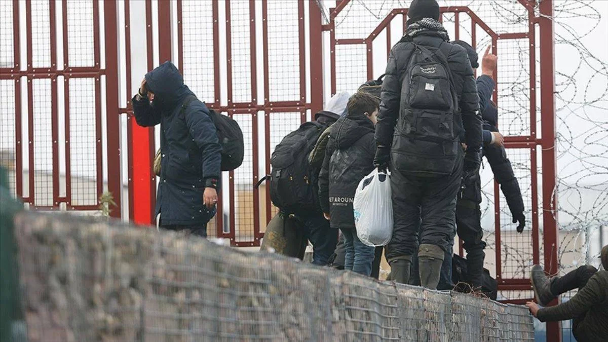 Avrupa'ya göçme arayışındaki bir grup Belarus'tan Polonya topraklarına geçti