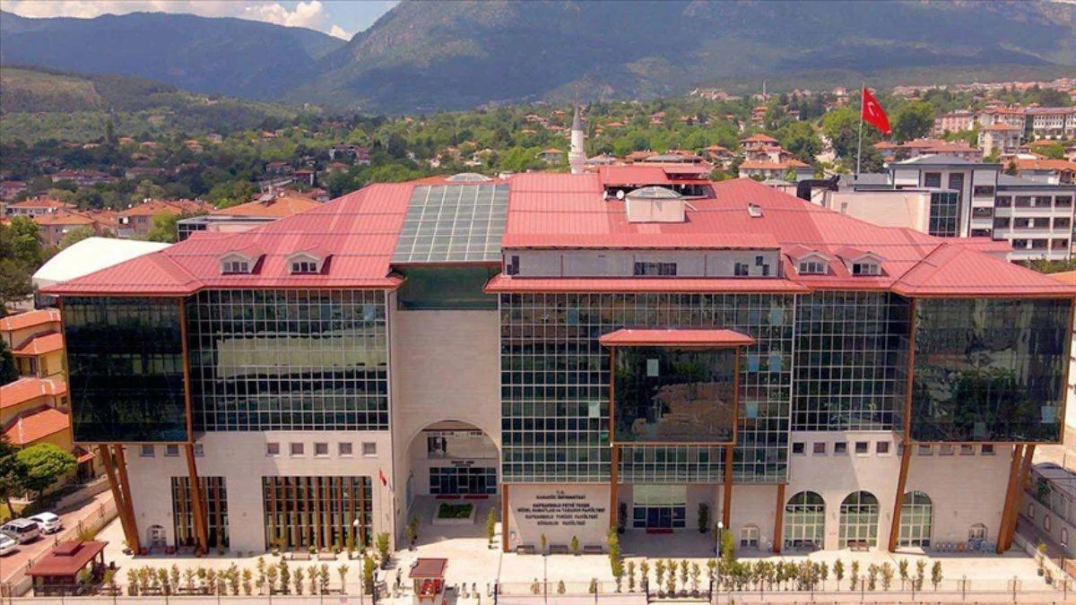 Başak Cengiz'in mezun olduğu Karabük Üniversitesinden açıklama