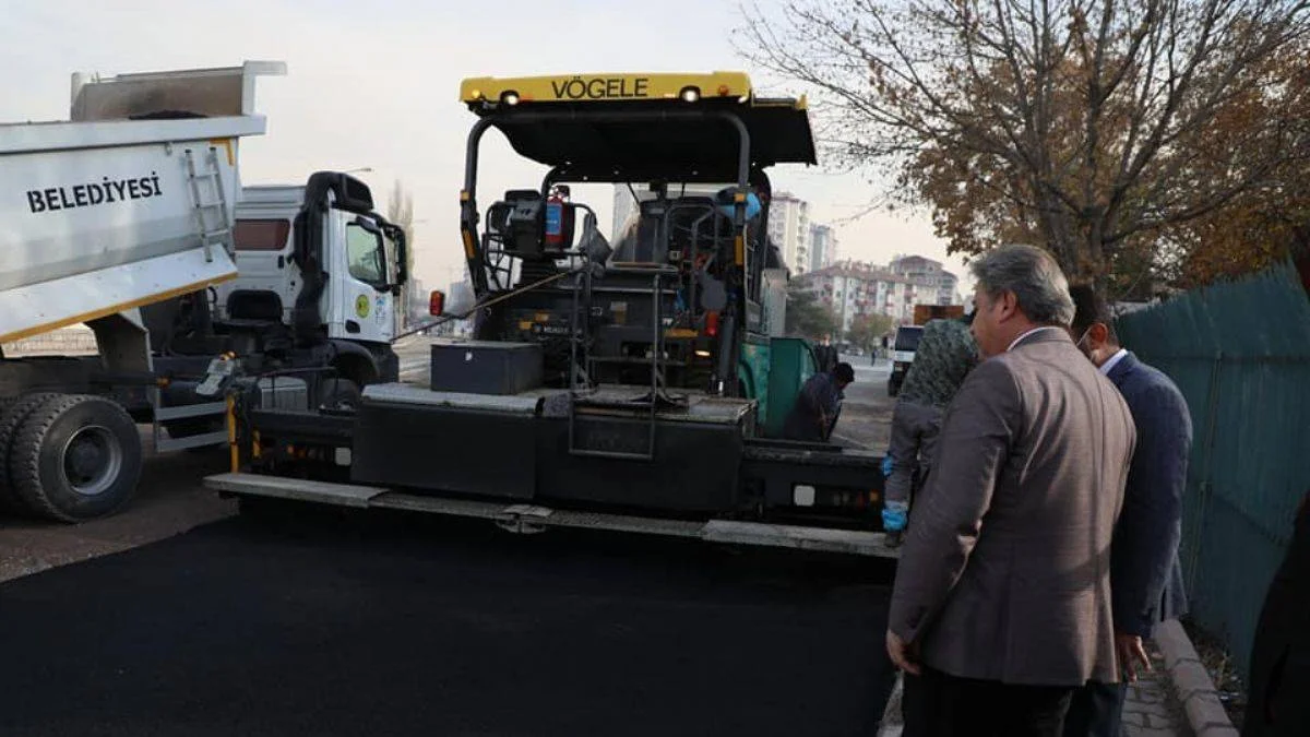 Başkan Palancıoğlu, Mensucat caddesi çalışmalarını inceledi