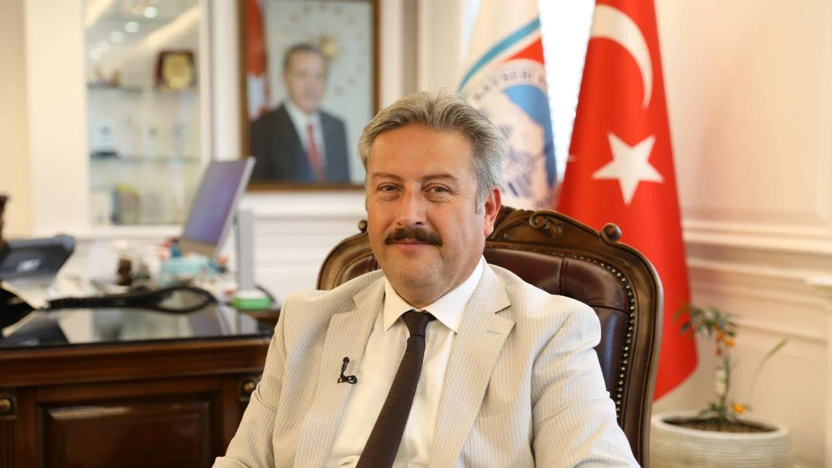 Başkan Palancıoğlu öğretmenler gününü kutladı