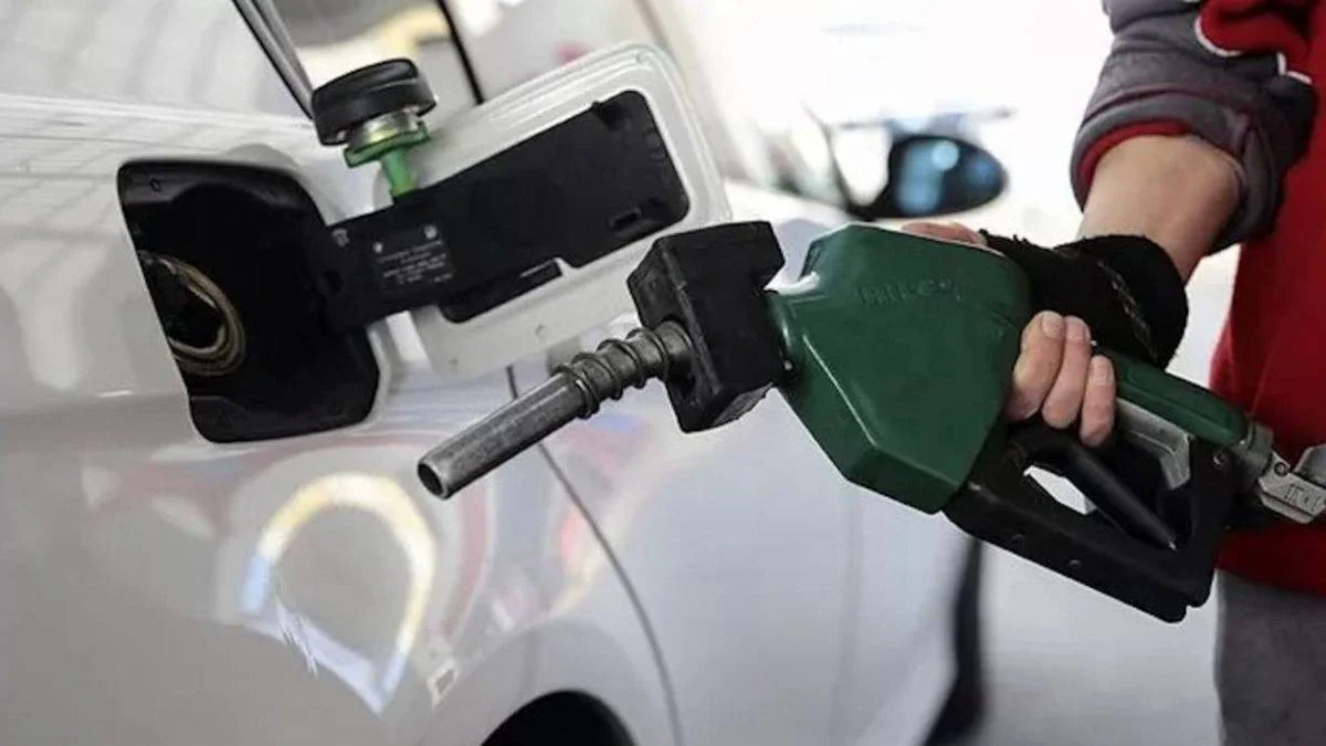 Benzine zam mı geldi? Benzin ne kadar oldu? Benzine ne kadar zam gelecek?