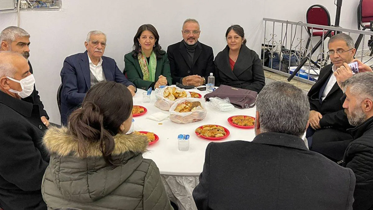 Buldan: Meselelerin çözümünde diyalog ve müzakere dışında hiçbir alternatif yok