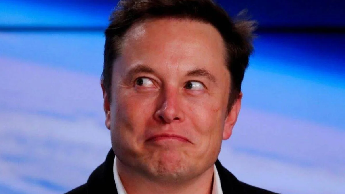 Elan Musk, Tesla hisselerini satmaya başladı