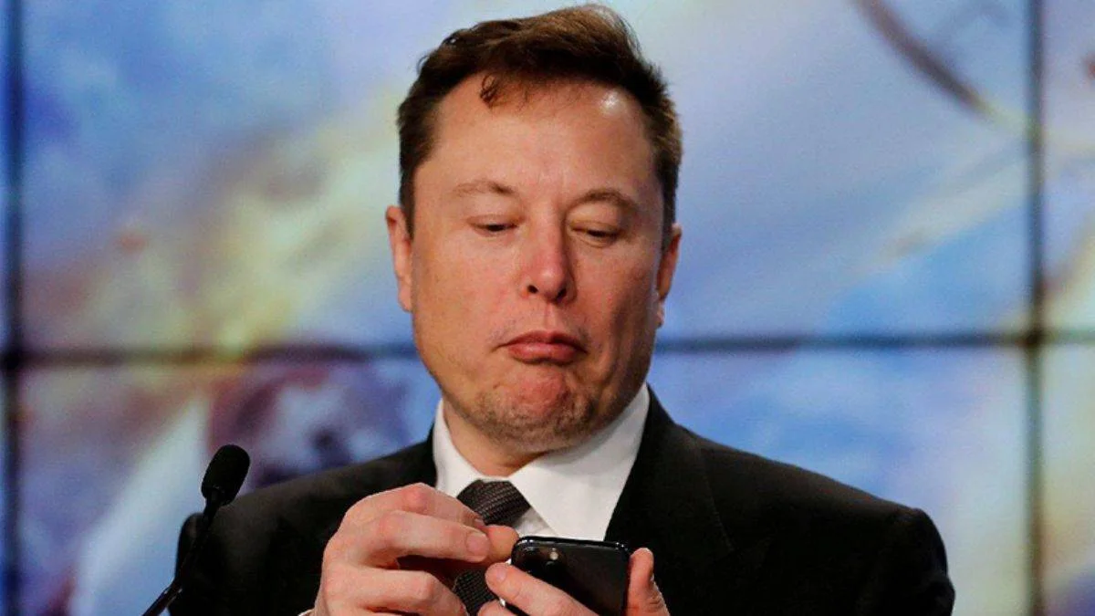 Elon Musk'ın yeni projesi: Tesla telefonu geliyor