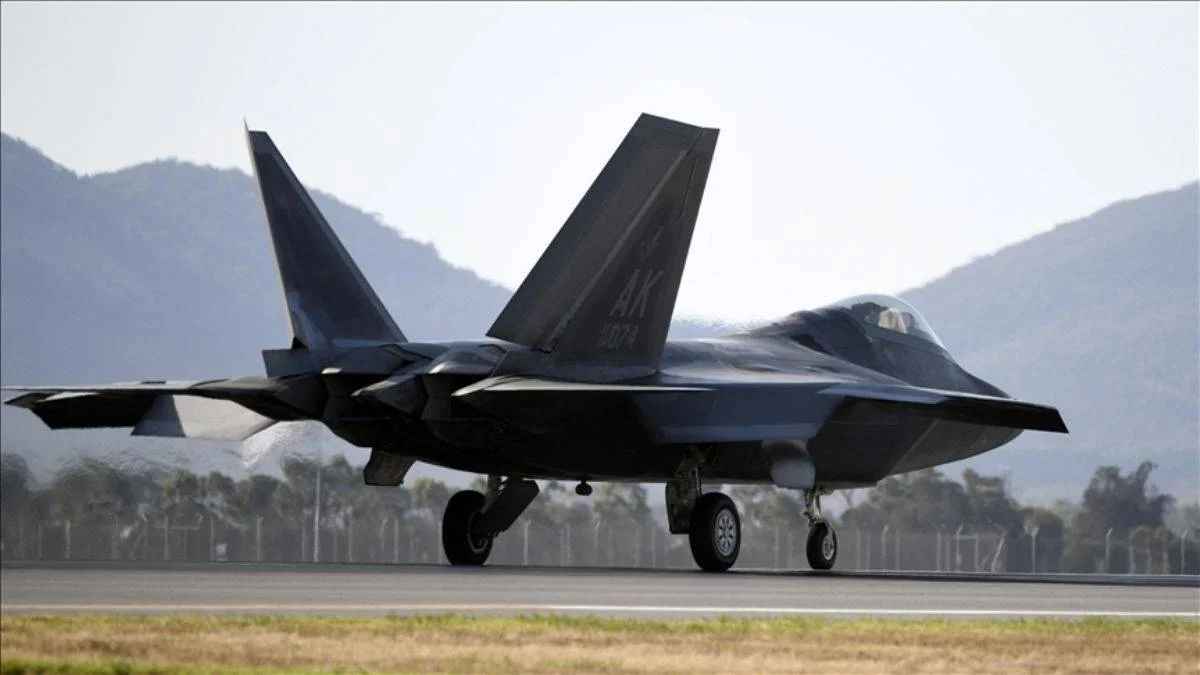İngiltere'ye ait F35 uçağı Akdeniz'e düştü!