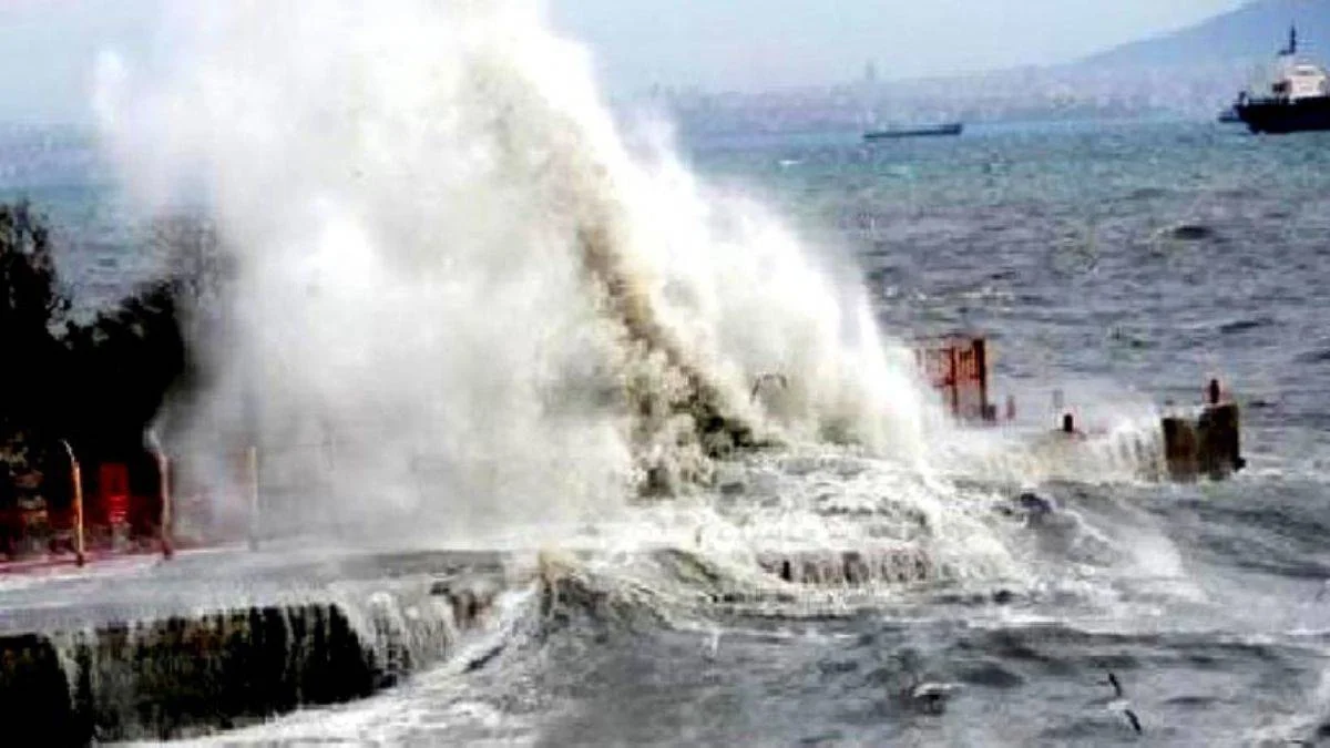 İstanbul'da şiddetli fırtına etkili oluyor! 3 ölü, 9 yaralı