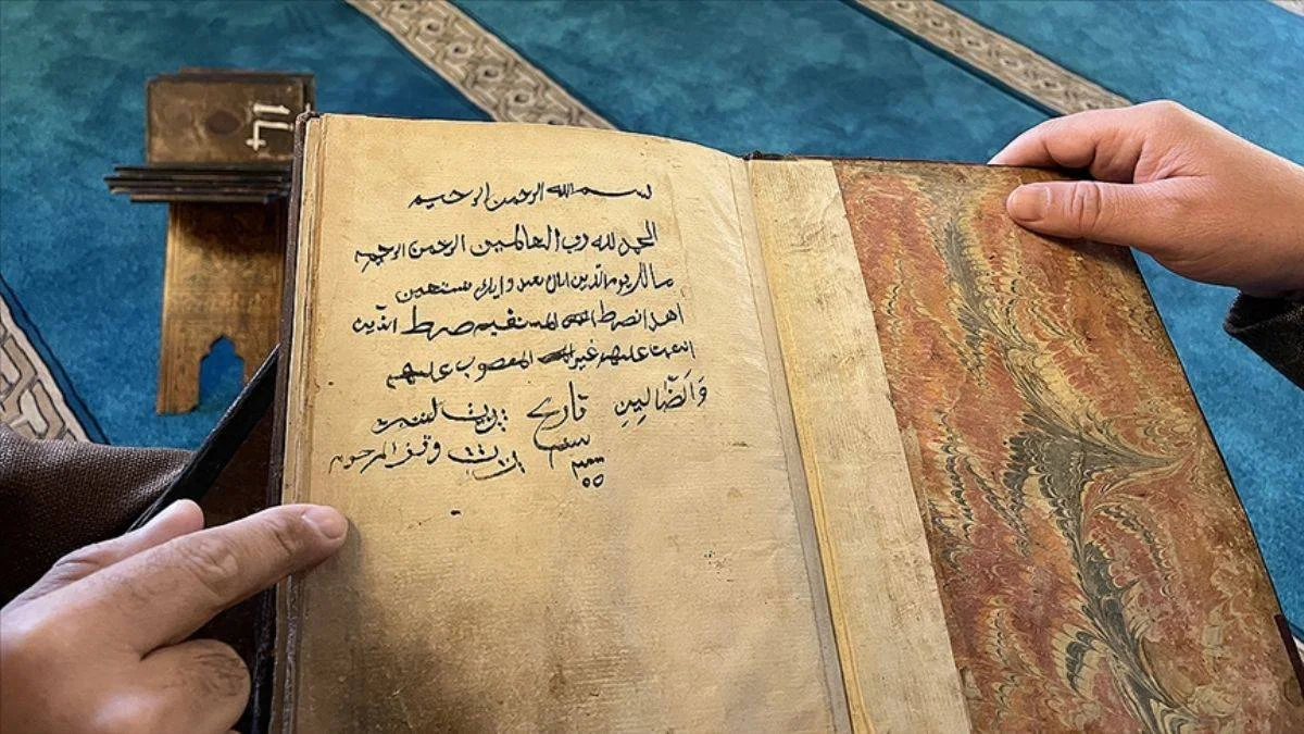 Konya'daki tarihi camide 450 yıllık Kur'an-ı Kerim bulundu