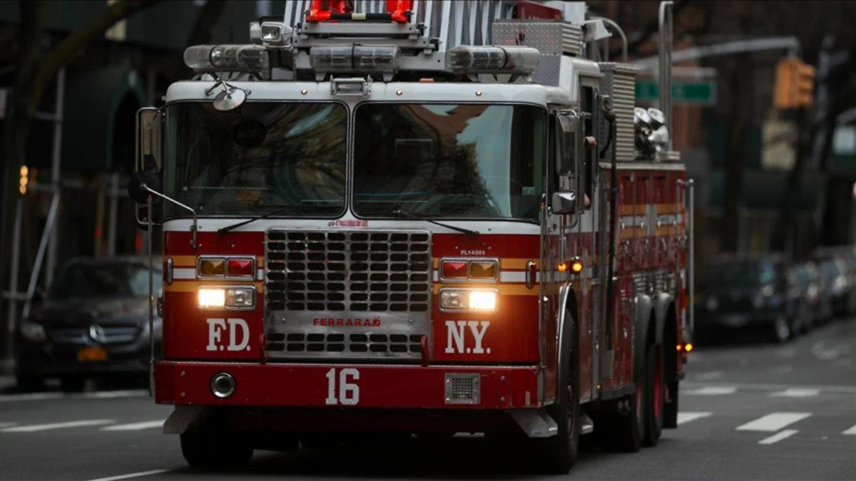 New York'ta aşı olmayan 2 binden fazla itfaiyeci 'sağlık izni'ne çıktı