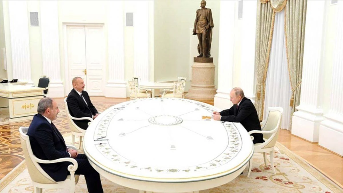 Putin, Aliyev ve Paşinyan, Soçi'de görüşecek