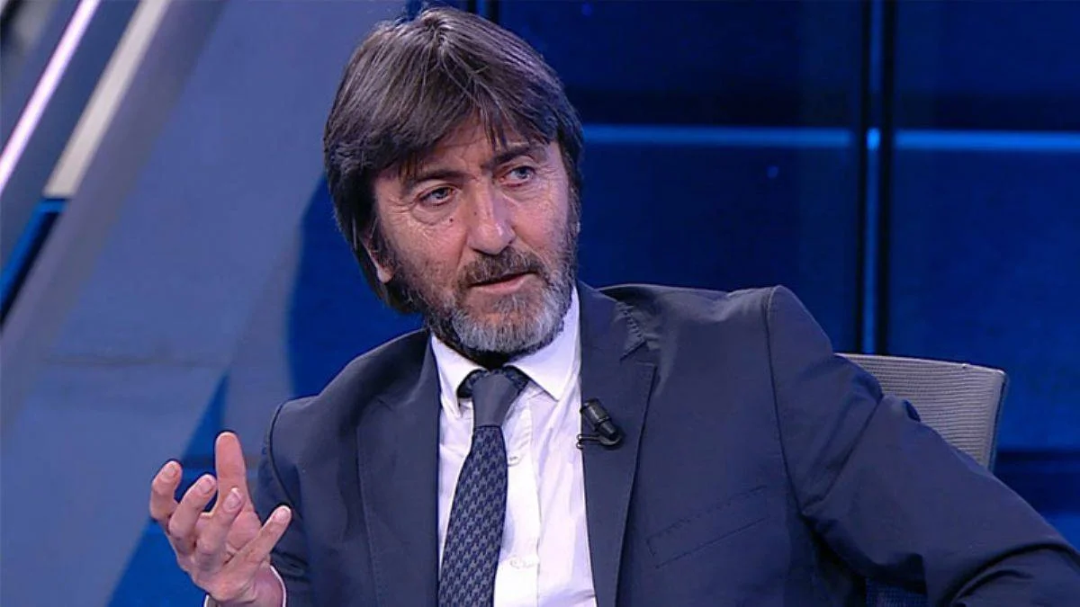 Rıdvan Dilmen resmen açıkladı! Fenerbahçe'nin yıldızı Barcelona'dan teklif aldı
