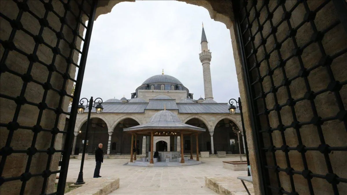 Selimiye'den önce yapılan tarihi cami ibadete açıldı