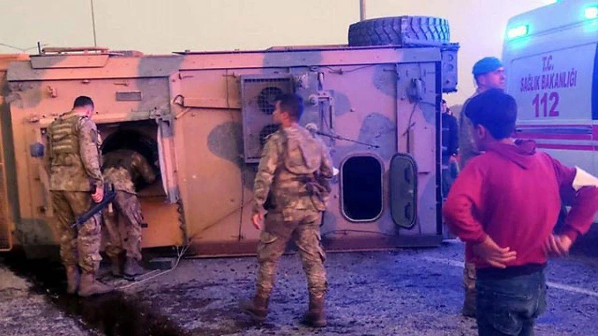 Siirt'te askeri araç devrildi