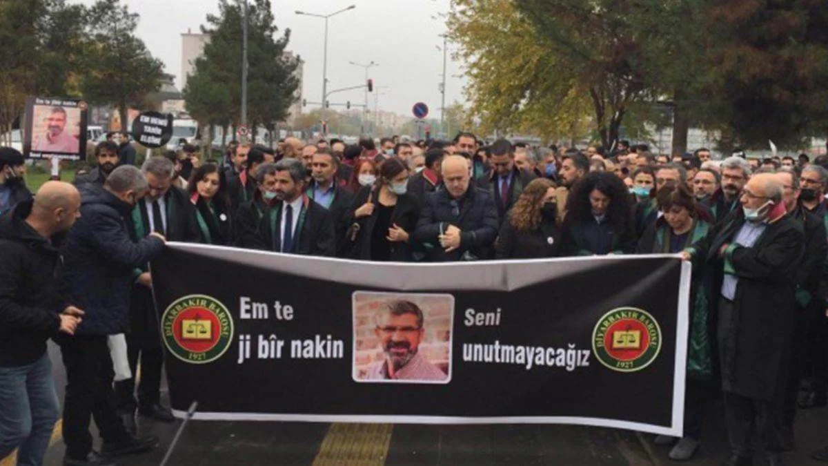 Tahir Elçi vurulduğu yerde anıldı