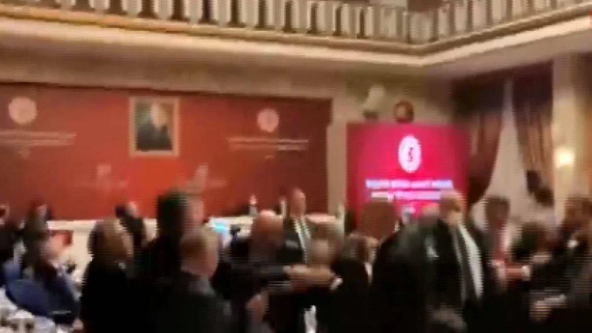 TBMM'de MHP-HDP arasında 'Demirtaş teröristtir' kavgası