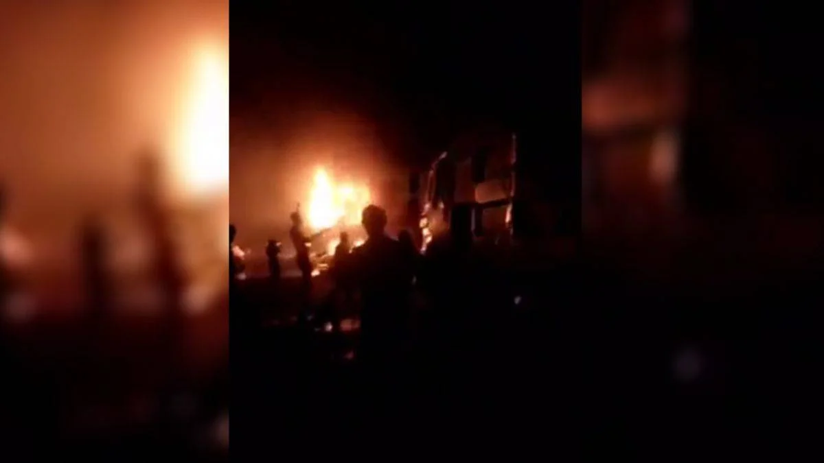 Ülkede facia! Yakıt tankeri patladı, onlarca kişi öldü