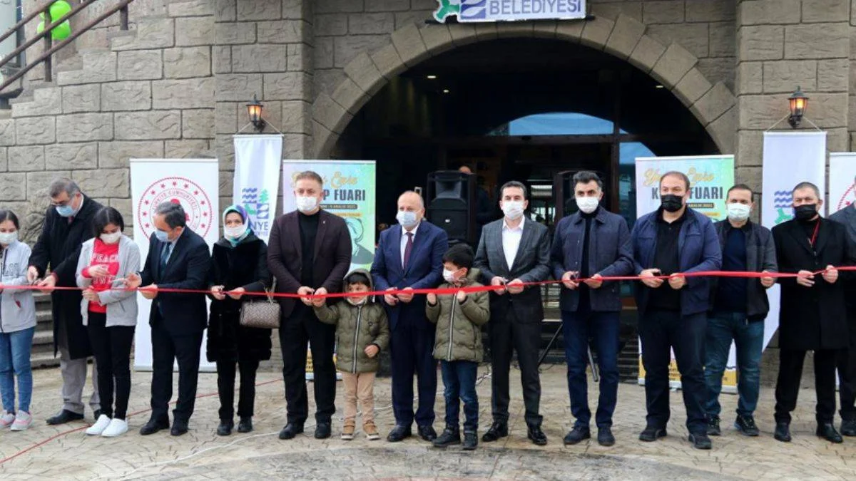 Ünye Yunus Emre Kitap Fuarı kapılarını açtı