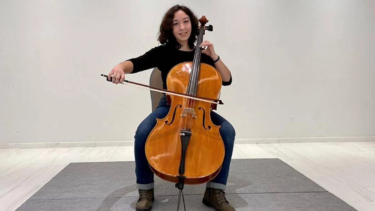 14 yaşındaki Türk çellist, ABD'de uluslararası müzik yarışmasında birinci oldu