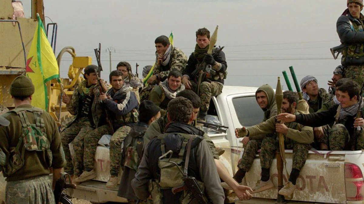 ABD güçleri, yüzlerce YPG/PKK'lıya yeni silahlı eğitim başlattı