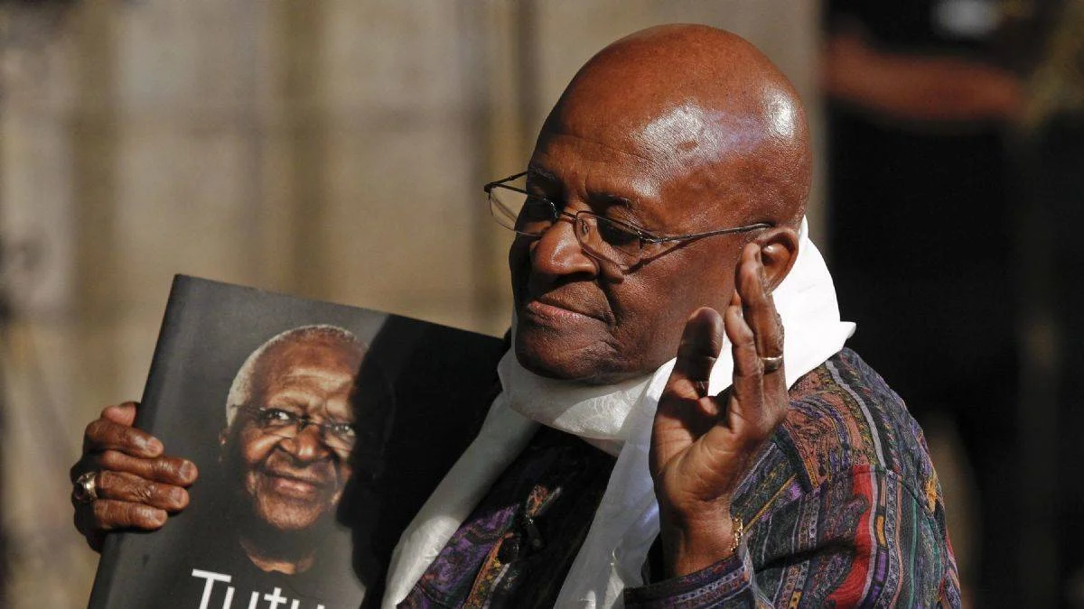 Afrika'da ırkçılığa/bölücülüğe karşı adaleti savunan adam: Desmond Tutu