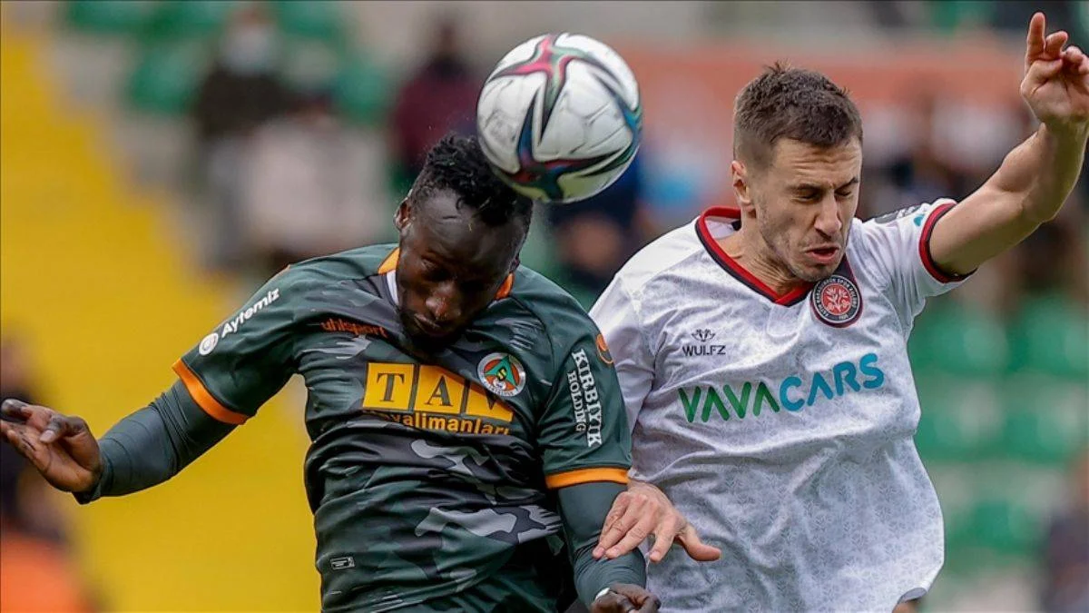 Aytemiz Alanyaspor - VavaCars Fatih Karagümrük maç özeti | Maçın gollerini kim attı ve maç kaç kaç bitti?