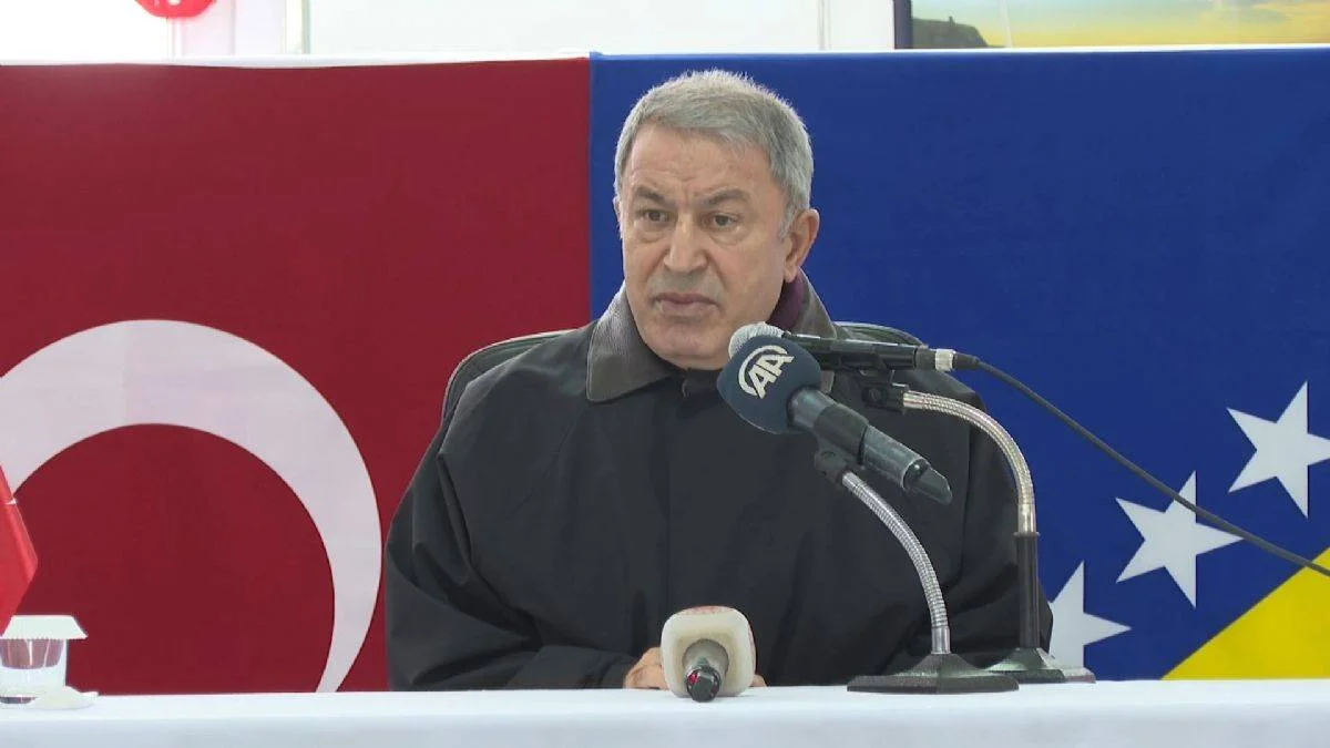 Bakan Akar Bosna Hersek'ten mesaj verdi