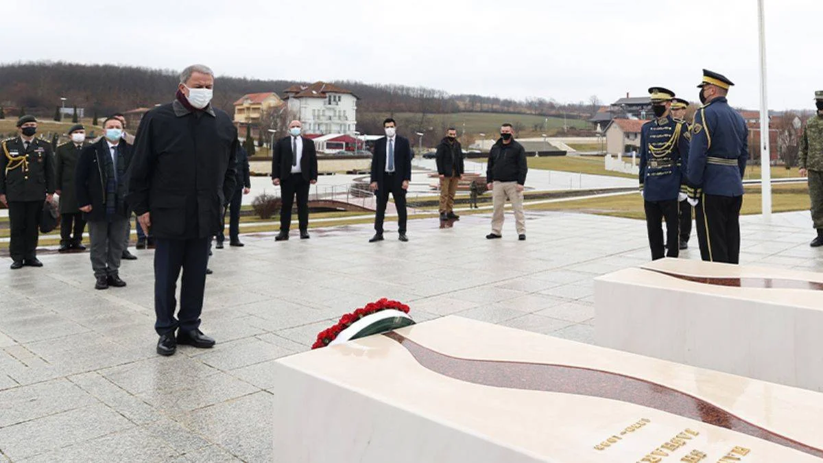 Bakan Akar'dan Kosova'da anlamlı ziyaret
