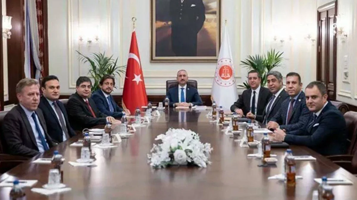 Bakan Gül, TBB'nin yeni başkanı Sağkan'ı kabul etti