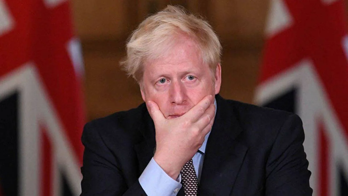 Başbakan Johnson duyurdu: İngiltere'de Omicron'dan ilk ölüm