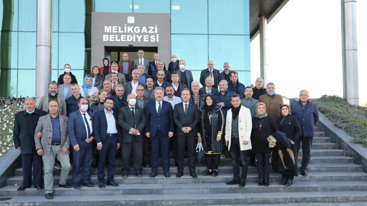 Başkan Palancıoğlu mahalle muhtarlarını dinledi