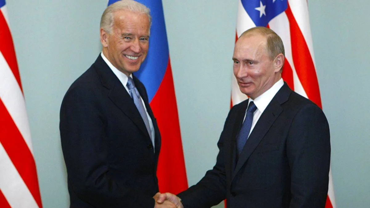 Biden, Putin'i uyardı: Rusya'nın kırmızı çizgilerini kabul etmeyeceğiz