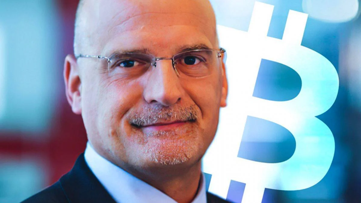 Bloomberg Analisti: "Bitcoin 2022'de 100.000 dolara çıkacak!"