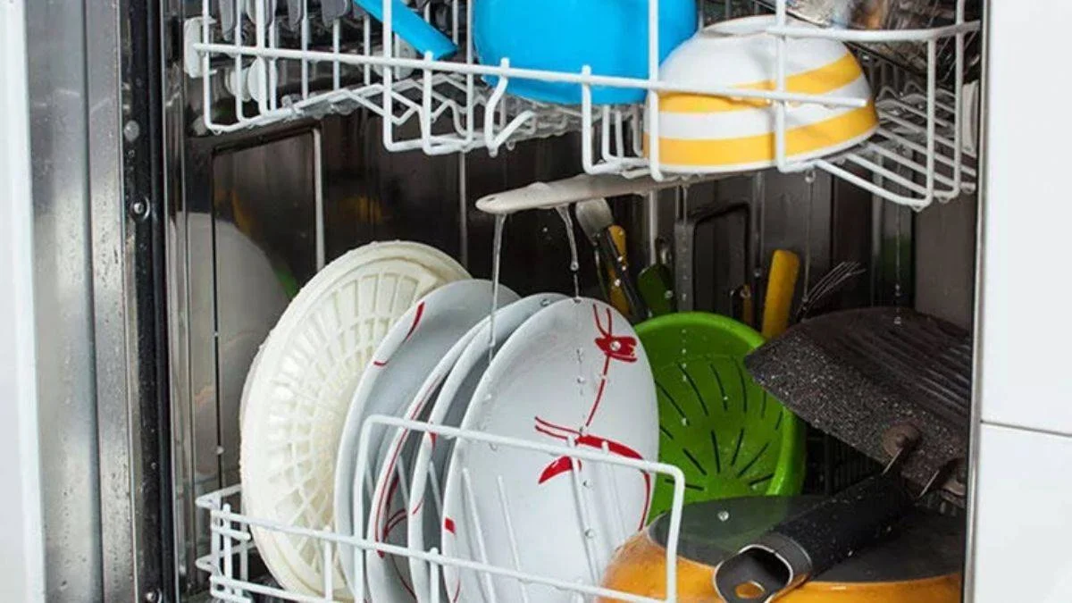 Bulaşık makinesine büyük tavalar nasıl dizilmeli?