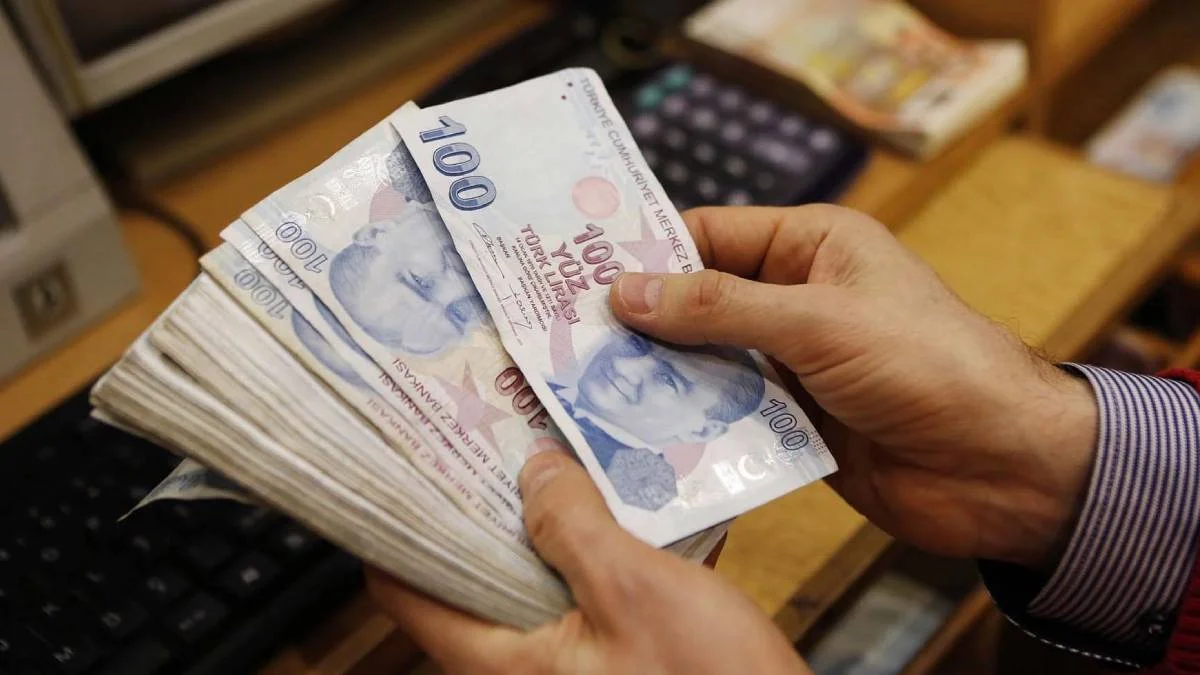 Bütçe kasımda 32 milyar lira fazla verdi