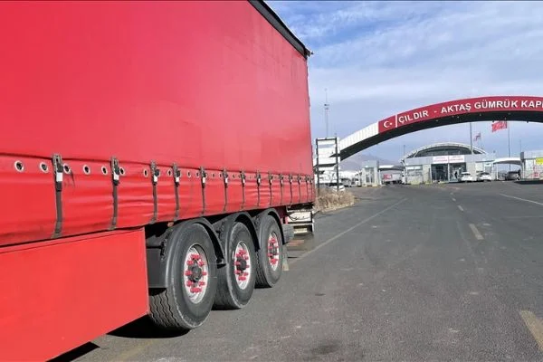 Çıldır-Aktaş Gümrük Kapısı'ndan 11 ayda çıkış yapan tır sayısı 2020'nin tamamını geçti