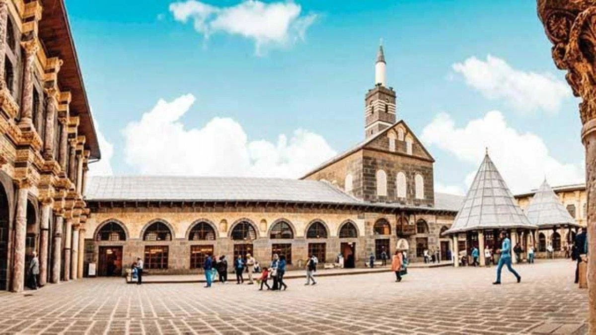 Diyarbakır namaz vakitleri (19 Aralık 2021 Pazar ile 18 Ocak 2022 Salı)