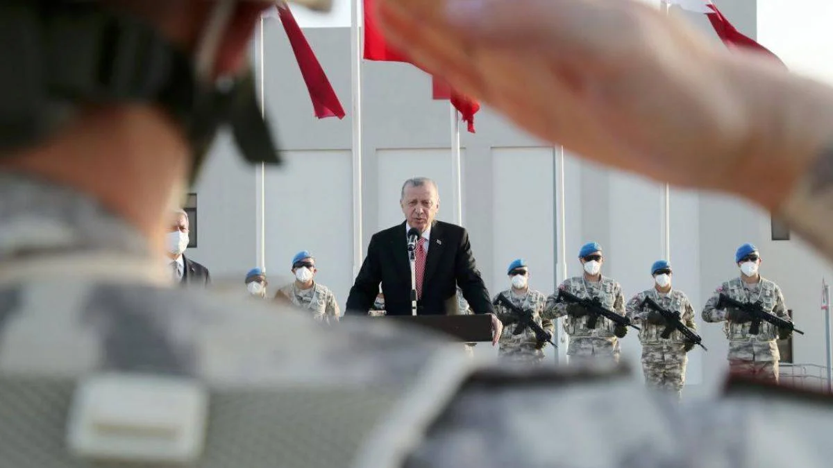 Erdoğan, Katar-Türk Kuvvet Komutanlığı'nı ziyaret etti
