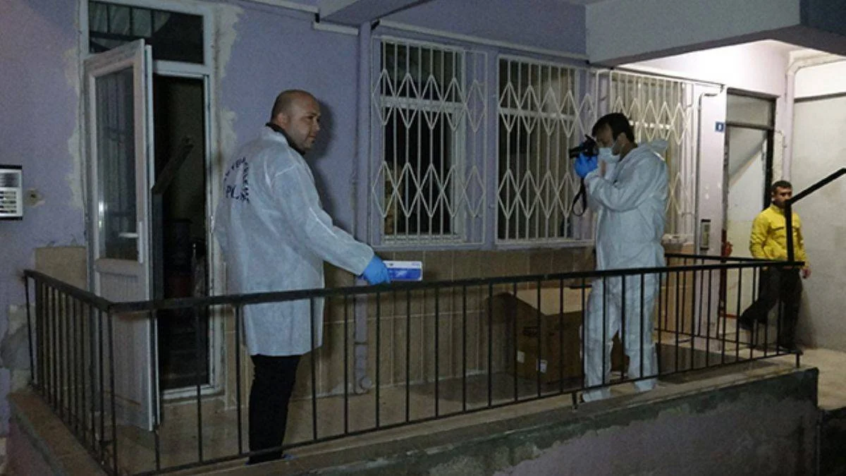 Evinde ölü bulundu
