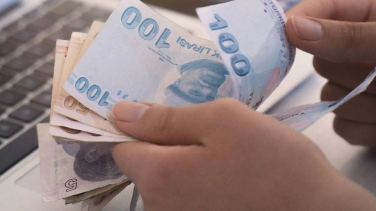 Fakir kardeşe, aynı evde yaşayan kardeşe zekat verilir mi?